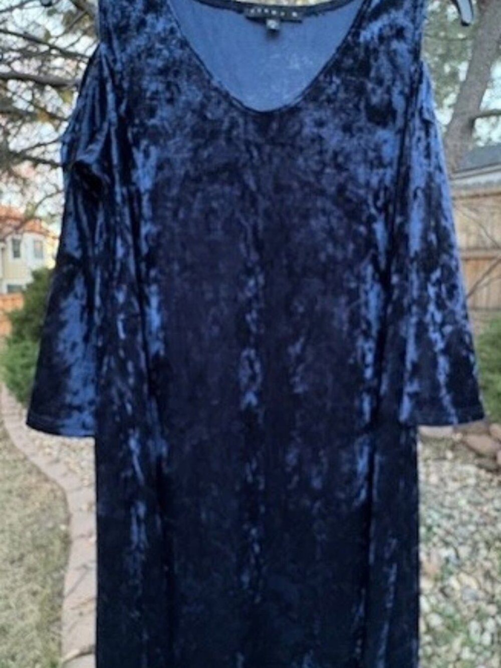 Midnight blue crushed velvet short dress trumpet sleeves cold shoulder sz 8